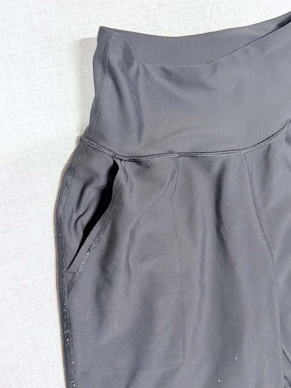 Old Navy Active High-Rise Powersoft Jogger Pants - Picture 3 of 4